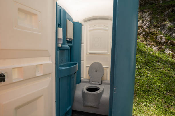Best Luxury portable toilet rental  in Clarks Summit, PA